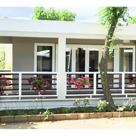 La Mimosa Кемпинг *